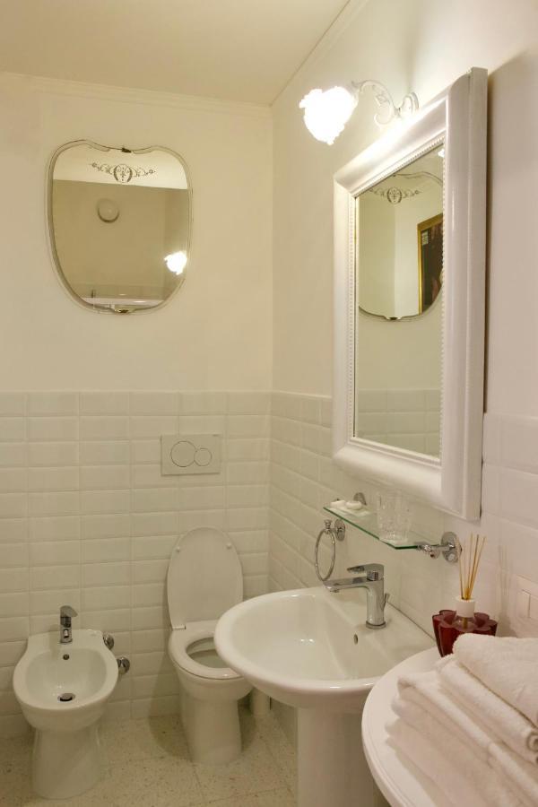 B&B Lido Liberty ลิโด ดิ ออสเตีย ภายนอก รูปภาพ